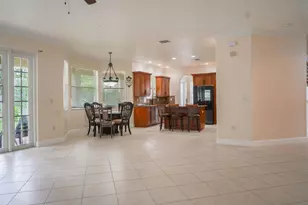 2261 Ridgewood Cir, Royal Palm Beach, FL 33411 - Photo 4