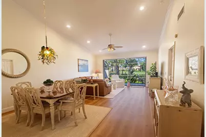 533 Prestwick Circle, Palm Beach Gardens, FL 33418 - Photo 2