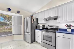 11006 SE Sea Pines Cir, Hobe Sound, FL 33455 - Photo 6