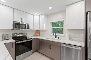 1081 Bimini Ln, Singer Island, FL 33404 - Photo 6