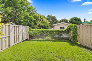 37 SE 3rd Ave, Hallandale Beach, FL 33009 - Photo 40