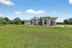 5890 NE 56th Pkwy, Okeechobee, FL 34972 - Photo 2