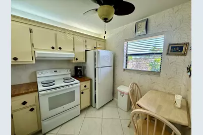 7214 Golf Colony Court, Unit #205, Lake Worth, FL 33467 - Photo 8