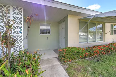 112 Lakes End Drive, Unit #B, Fort Pierce, FL 34982 - Photo 4