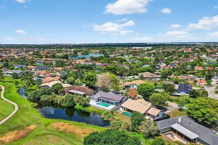 19811 W Oakmont Dr, Hialeah, FL 33015 - Photo 36