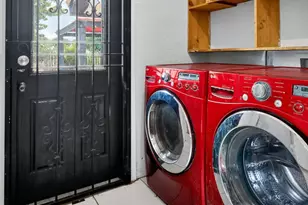 19811 W Oakmont Dr, Hialeah, FL 33015 - Photo 28