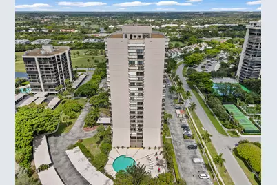 2425 Presidential Way, Unit #1006, West Palm Beach, FL 33401 - Photo 10