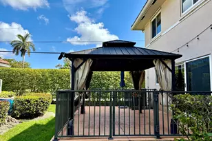 4901 Palm Garden Ln, Davie, FL 33314 - Photo 4