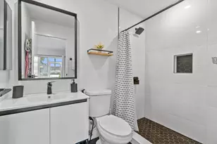 70 Valencia C, Delray Beach, FL 33446 - Photo 14