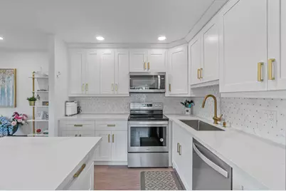 70 Valencia C, Delray Beach, FL 33446 - Photo 6