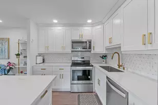 70 Valencia C, Delray Beach, FL 33446 - Photo 6