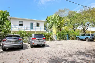625 NE 13th Ave, Fort Lauderdale, FL 33304 - Photo 2