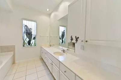 710 SE Essex Drive, Port Saint Lucie, FL 34984 - Photo 8