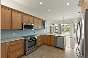 710 SE Essex Dr, Port Saint Lucie, FL 34984 - Photo 14