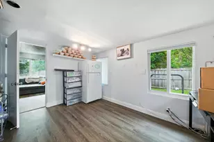 2898 SE 1st Pl, Boynton Beach, FL 33435 - Photo 24