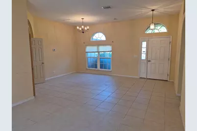 738 SE Lansdowne Avenue, Port Saint Lucie, FL 34983 - Photo 6