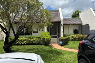 143 Lake Susan Dr, West Palm Beach, FL 33411 - Photo 1