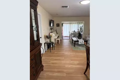 143 Lake Susan Drive, West Palm Beach, FL 33411 - Photo 2