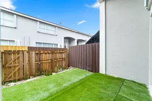 8022 NW 114th Pl, Doral, FL 33178 - Photo 26