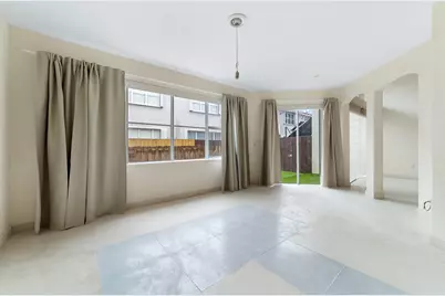 8022 NW 114th Place, Doral, FL 33178 - Photo 10