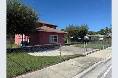 1390 W 33rd Street, Riviera Beach, FL 33404 - Photo 4