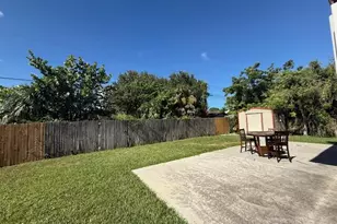 1390 W 33rd St, Riviera Beach, FL 33404 - Photo 30