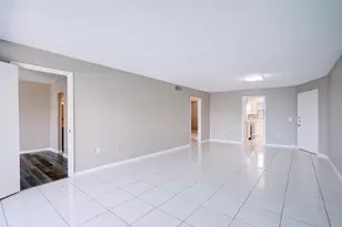 410 Wilma 303 Circle Unit, Riviera Beach, FL 33404 - Photo 4