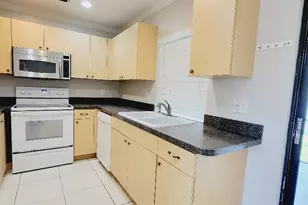 12785 Peconic Ct, Wellington, FL 33414 - Photo 4