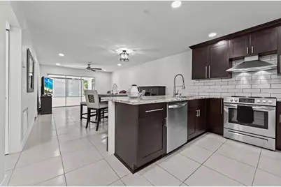 647 Marlboro Oval, Lake Worth, FL 33467 - Photo 2