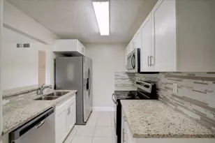 1104 Meadows Cir, Boynton Beach, FL 33436 - Photo 12