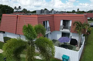 1425 Oxford Ln, Boynton Beach, FL 33426 - Photo 1