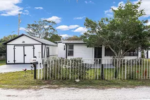 7818 SE Arrance St, Hobe Sound, FL 33455 - Photo 2
