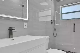 2755 NE 28th Ave, Lighthouse Point, FL 33064 - Photo 24