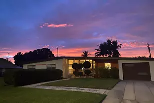 403 21st Pl SE, Vero Beach, FL 32962 - Photo 1