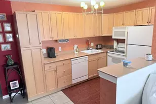 231 Durham E, Deerfield Beach, FL 33442 - Photo 2