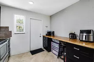 1945 NW 4th Ave, Boca Raton, FL 33432 - Photo 16
