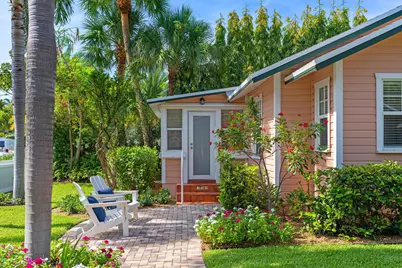 122 SE 7th Avenue, Delray Beach, FL 33483 - Photo 1
