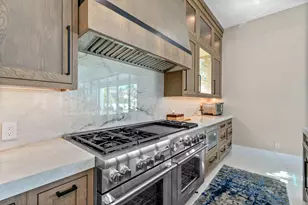 1060 Fairview Ln, Singer Island, FL 33404 - Photo 16