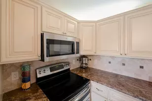 360 Grantham E E Unit, Deerfield Beach, FL 33442 - Photo 8