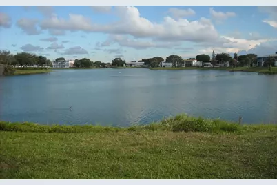 358 Chatham R, West Palm Beach, FL 33417 - Photo 2