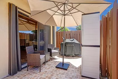 264 Springdale Circle, Palm Springs, FL 33461 - Photo 38