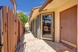 264 Springdale Cir, Palm Springs, FL 33461 - Photo 36
