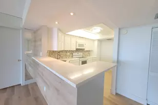 2425 Presidential Way, West Palm Beach, FL 33401 - Photo 10