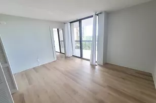 2425 Presidential Way, West Palm Beach, FL 33401 - Photo 14