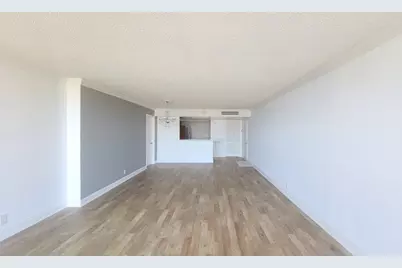 2425 Presidential Way, Unit #1903, West Palm Beach, FL 33401 - Photo 4