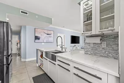 616 Clearwater Park Road, Unit #1402, West Palm Beach, FL 33401 - Photo 8