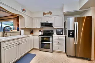 129 Alhambra Pl, West Palm Beach, FL 33405 - Photo 14