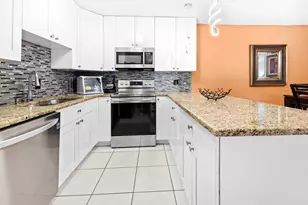 4150 Turnberry Cir, Lake Worth, FL 33467 - Photo 6