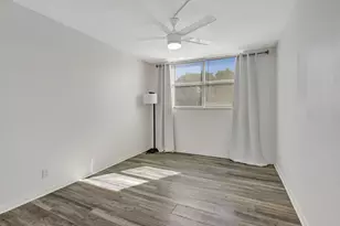 500 Executive Center Dr, West Palm Beach, FL 33401 - Photo 18