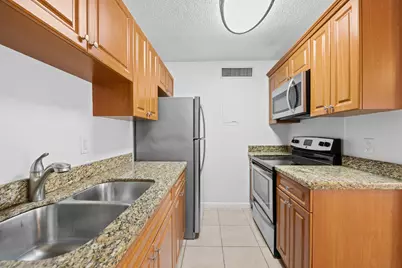 639 Executive Center Drive, Unit #O-105, West Palm Beach, FL 33401 - Photo 1